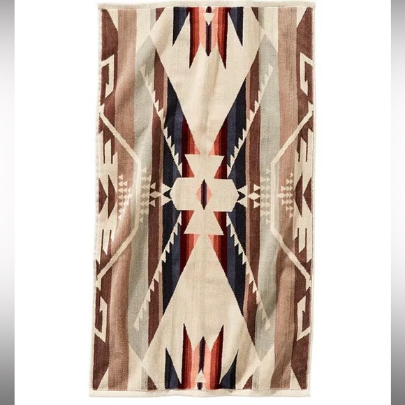 New! Pendleton Oversized Jacquard White Sands Southwestern Bath Towel - Picture 1 of 7